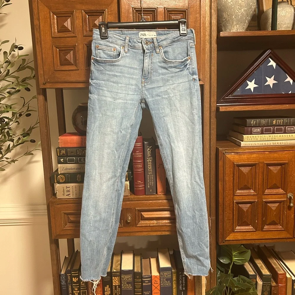 Zara Women's Denim Skinny Jeans - Picture 1 of 5